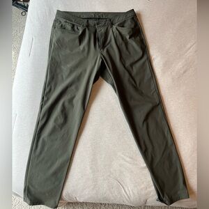 ABC Warpstreme Pants. 35 waist 32 length. Great preowned condition.